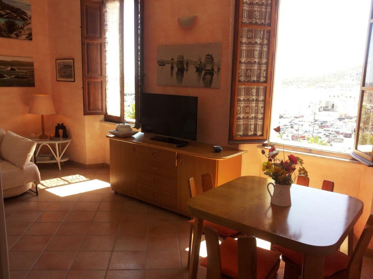 Casa Vacanze Della Maddalena Villa Ла Мадалена Екстериор снимка