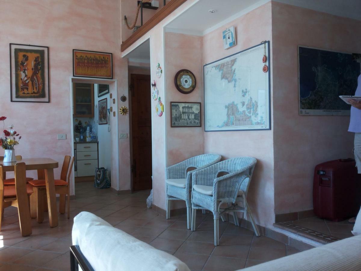 Casa Vacanze Della Maddalena Villa Ла Мадалена Екстериор снимка