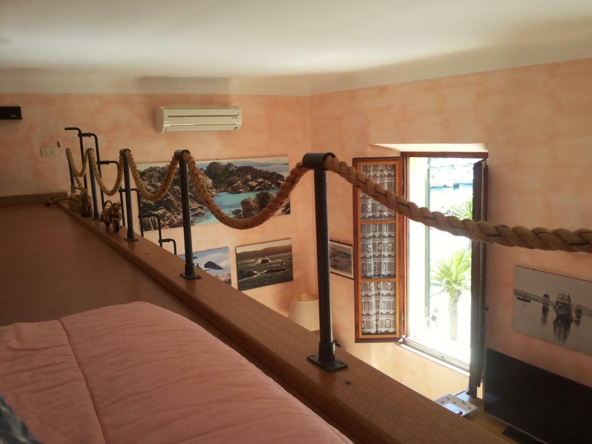 Casa Vacanze Della Maddalena Villa Ла Мадалена Екстериор снимка
