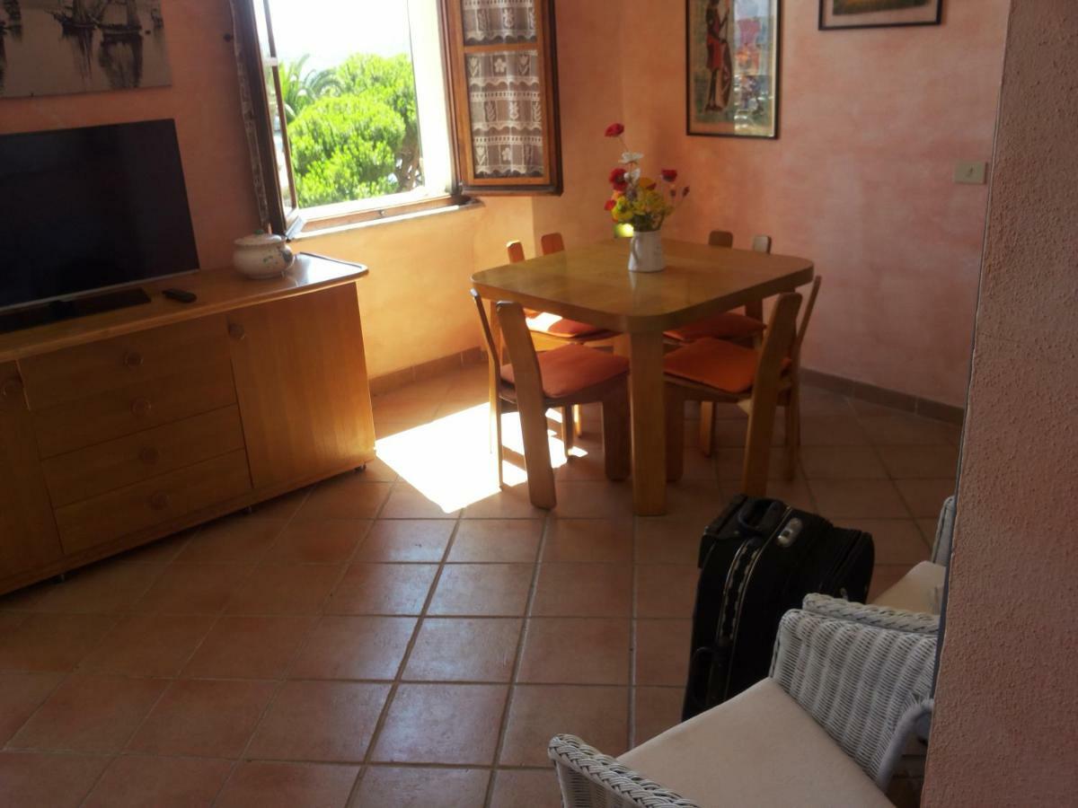 Casa Vacanze Della Maddalena Villa Ла Мадалена Екстериор снимка